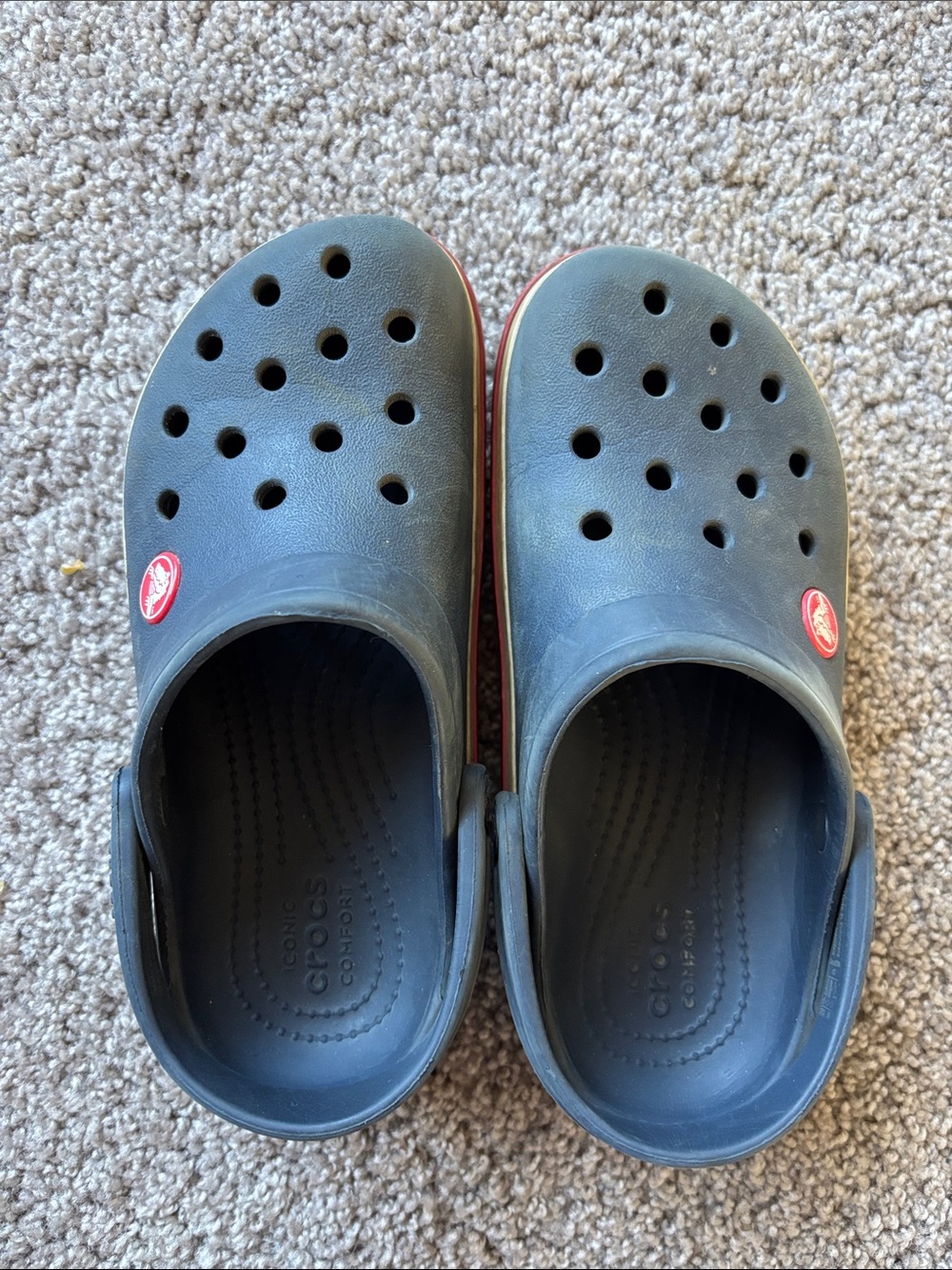 CROCS Kids navy Clogs with Red Accent - Picture 3 of 3